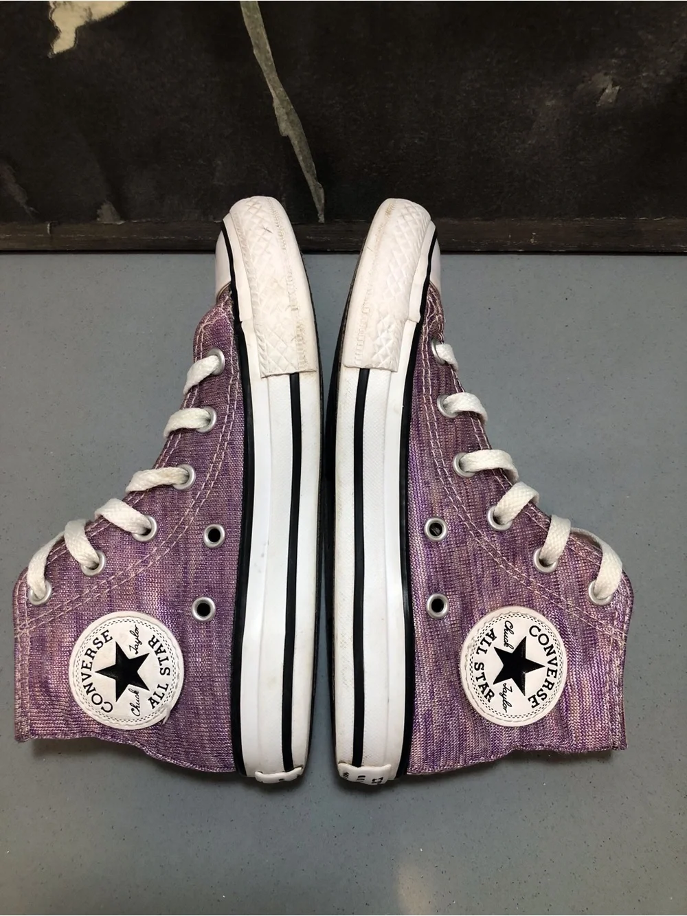 Converse High-Top Sneakers sz 12 Youth